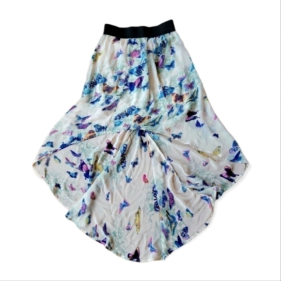 Charlotte Russe Dresses & Skirts - 𝅺 Floral Hi Low Skirt